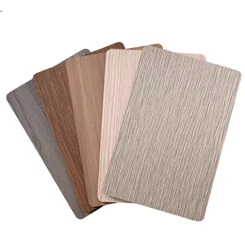 Anti-Kollisions-Wandtafel mit Holzstruktur